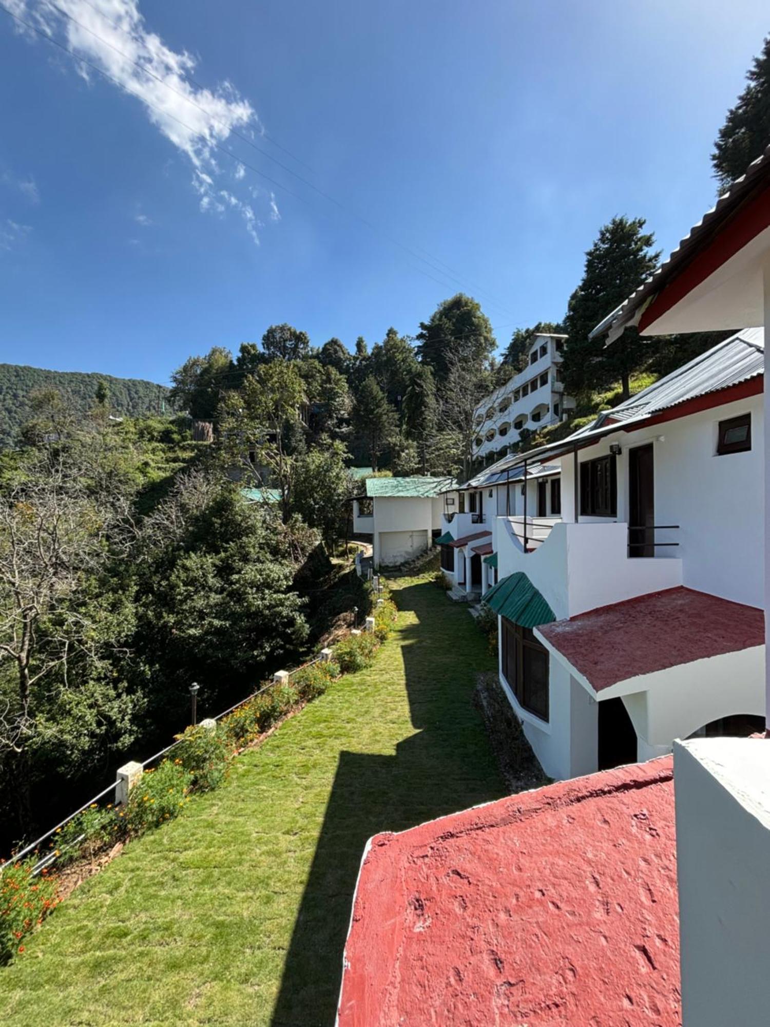 Kumaon Roop Resort Near Kainchi Dham Найнитал Экстерьер фото