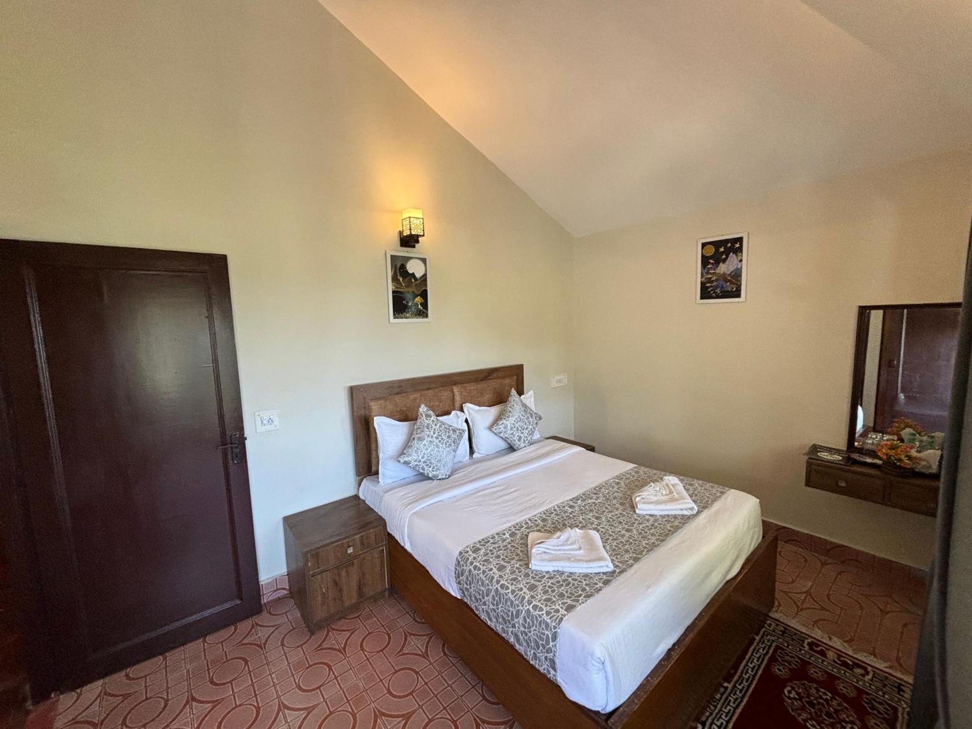 Kumaon Roop Resort Near Kainchi Dham Найнитал Экстерьер фото