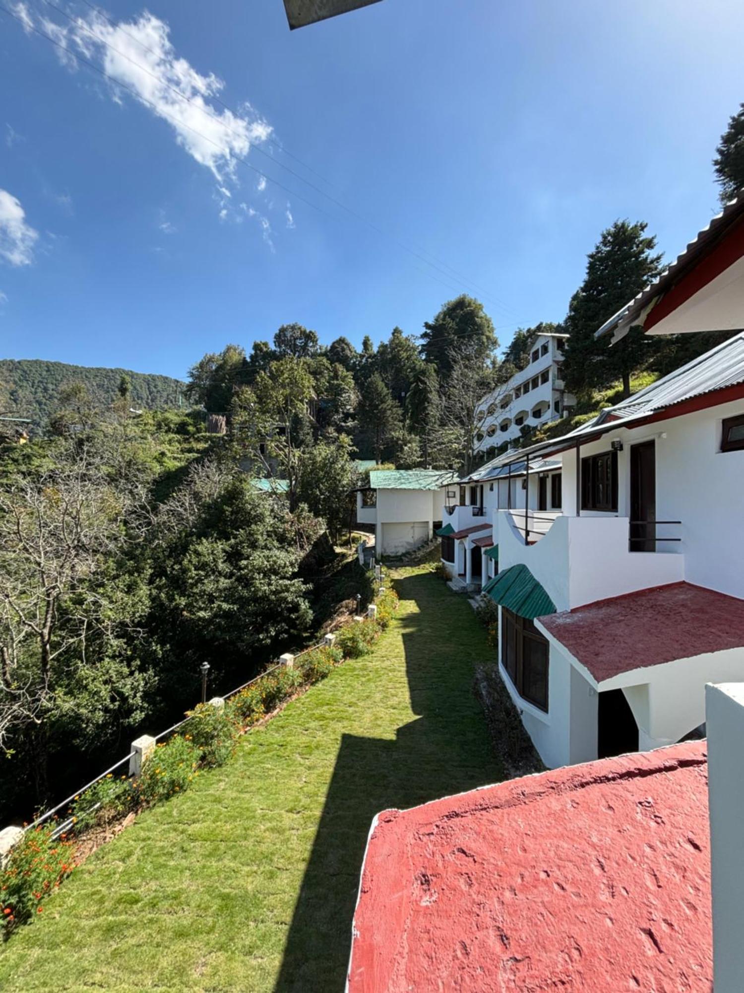 Kumaon Roop Resort Near Kainchi Dham Найнитал Экстерьер фото
