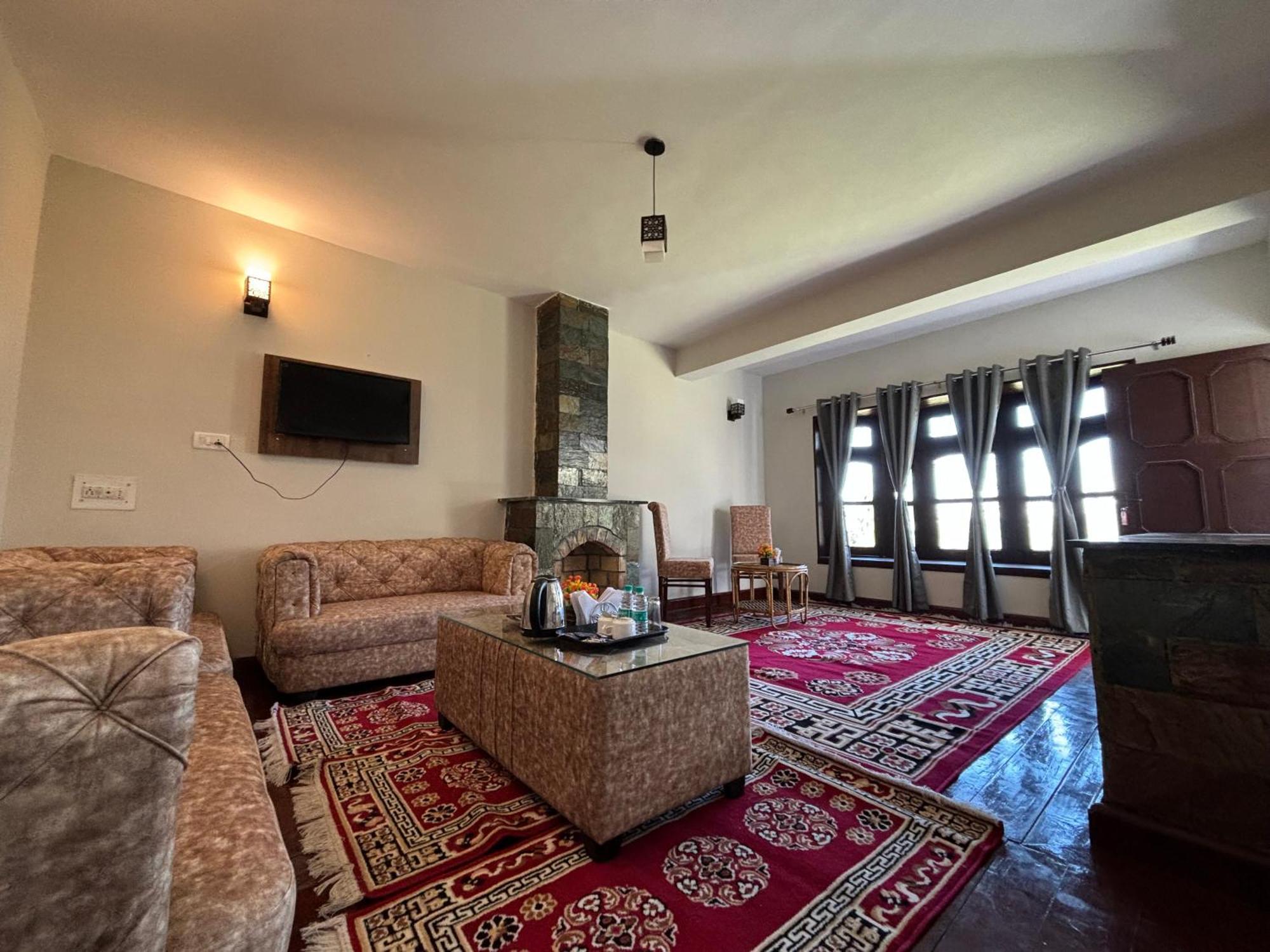 Kumaon Roop Resort Near Kainchi Dham Найнитал Экстерьер фото